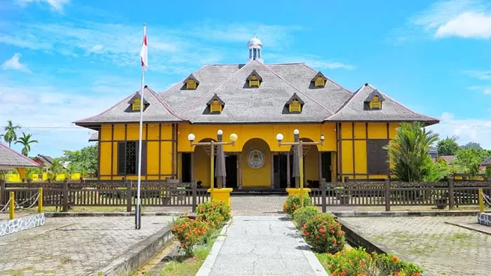 Menggali Warisan, Membangun Masa Depan: Pengembangan Wisata Gunung Tabur Bersama Dewan Adat dan Sultan Chalifatullah Kaharuddin II
